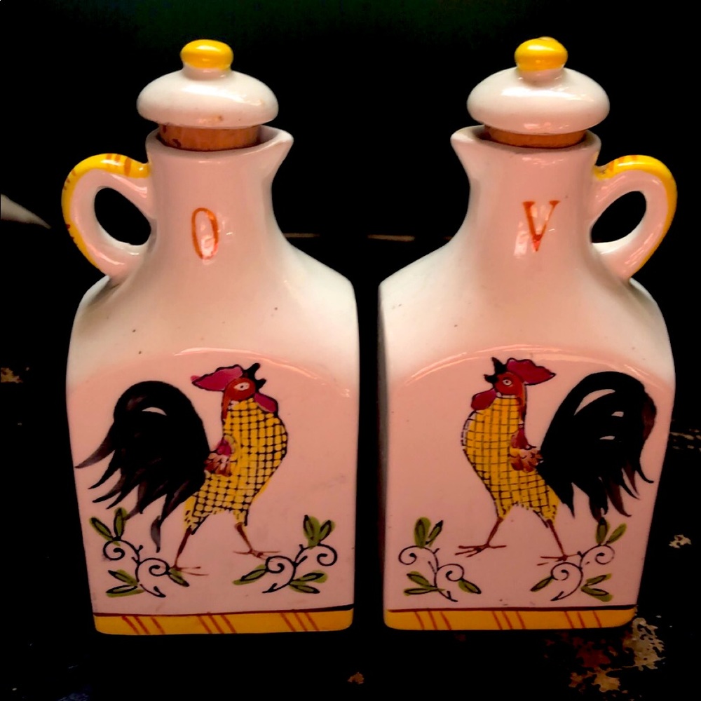 Ocargoco ceramics Japan, O and V pours with rooster on the front.